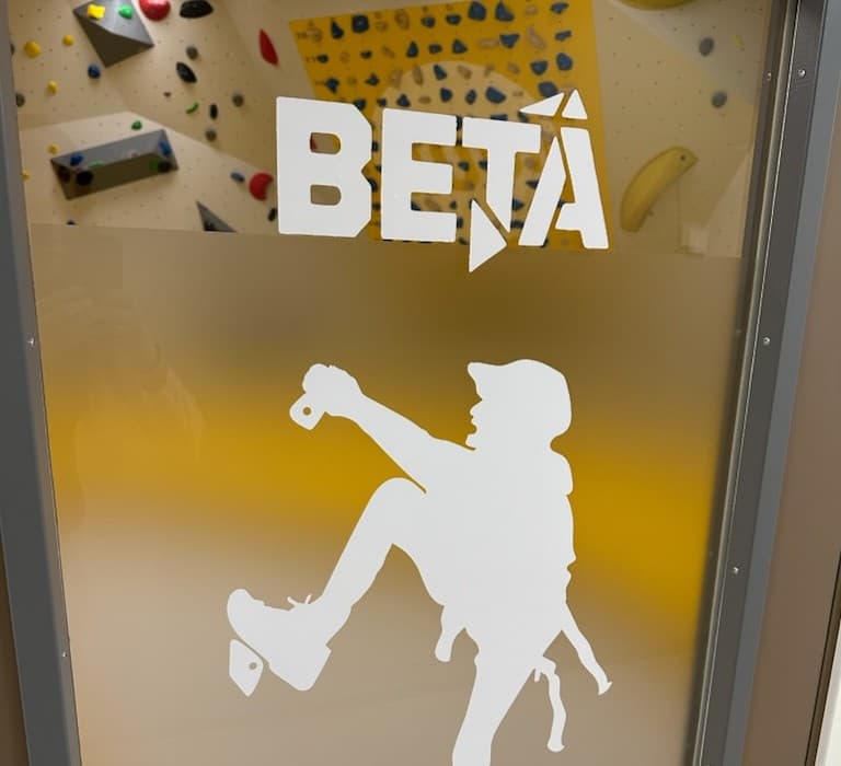 Offisiell åpning av buldrerommet (Beta) i Pillargurihallen, fredag 13.mars 17:00